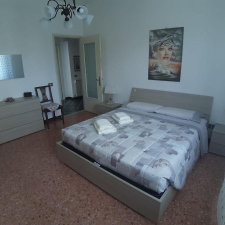 Appartamento Centrale Fino A 8 Posti Letto Pontremoli Luaran gambar