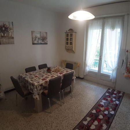 Appartamento Centrale Fino A 8 Posti Letto Pontremoli Luaran gambar