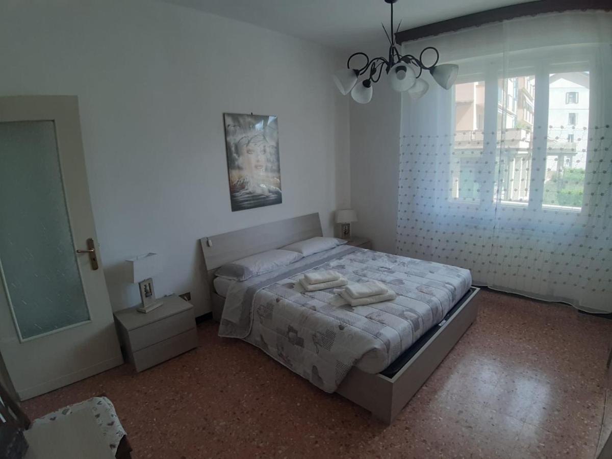 Appartamento Centrale Fino A 8 Posti Letto Pontremoli Luaran gambar