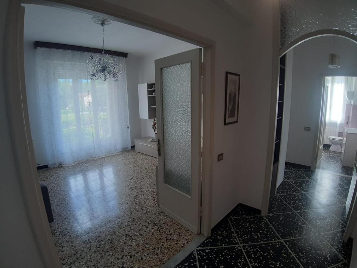Appartamento Centrale Fino A 8 Posti Letto Pontremoli Luaran gambar